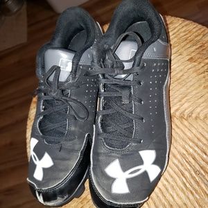 Under Armour baseball cleats size 4 1/2